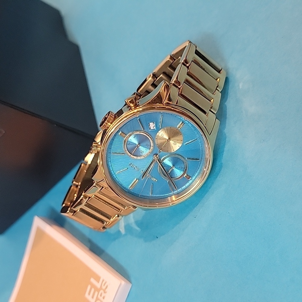 Michael Kors Rose Gold Watch - Picture 4 of 16